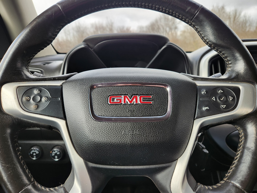 Used 2015 GMC Canyon 4WD Crew Cab 140.5 SLE Truck Crew Cab