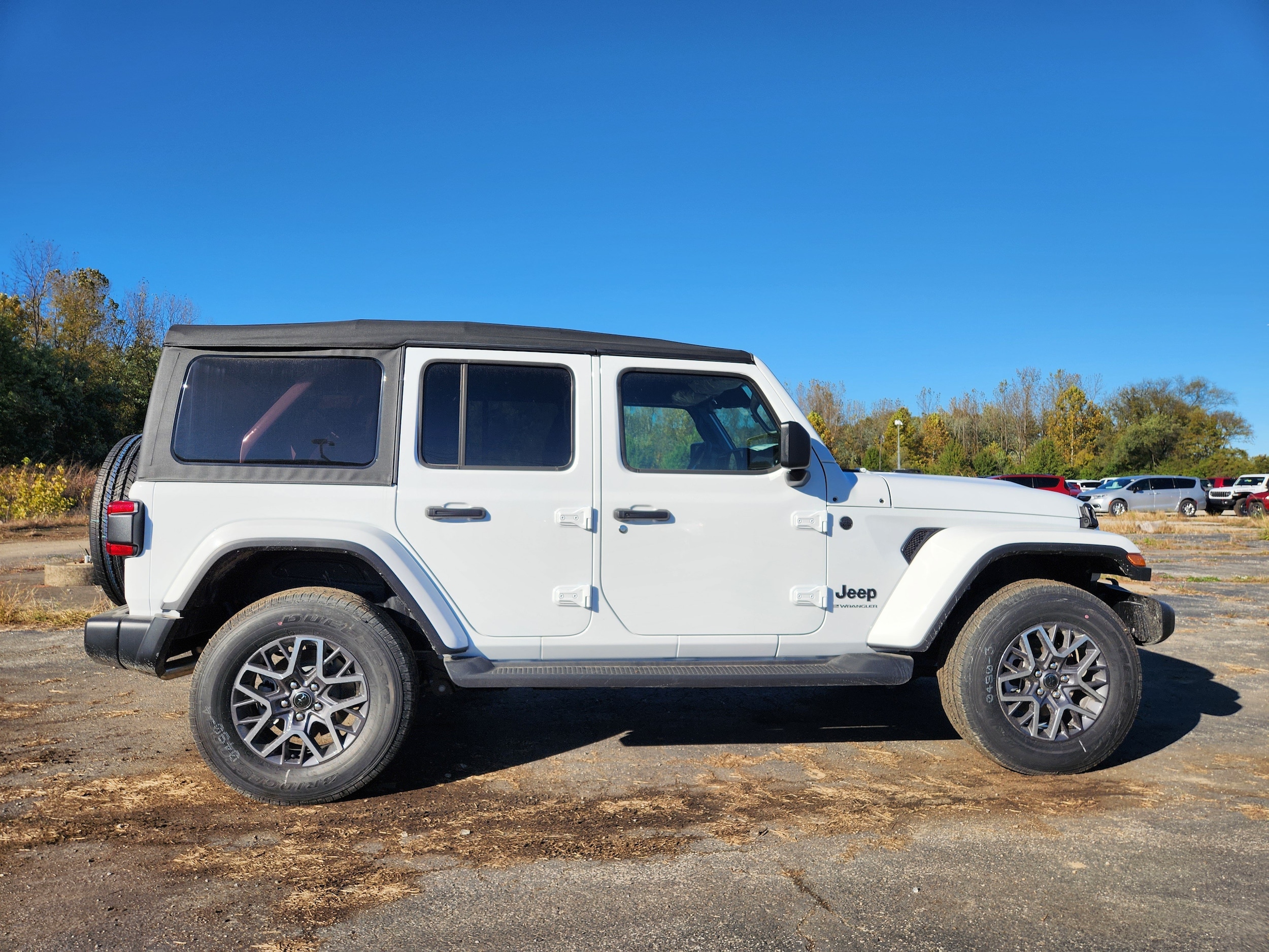 2025 Jeep Wrangler 4-Door Sahara - Photo 23