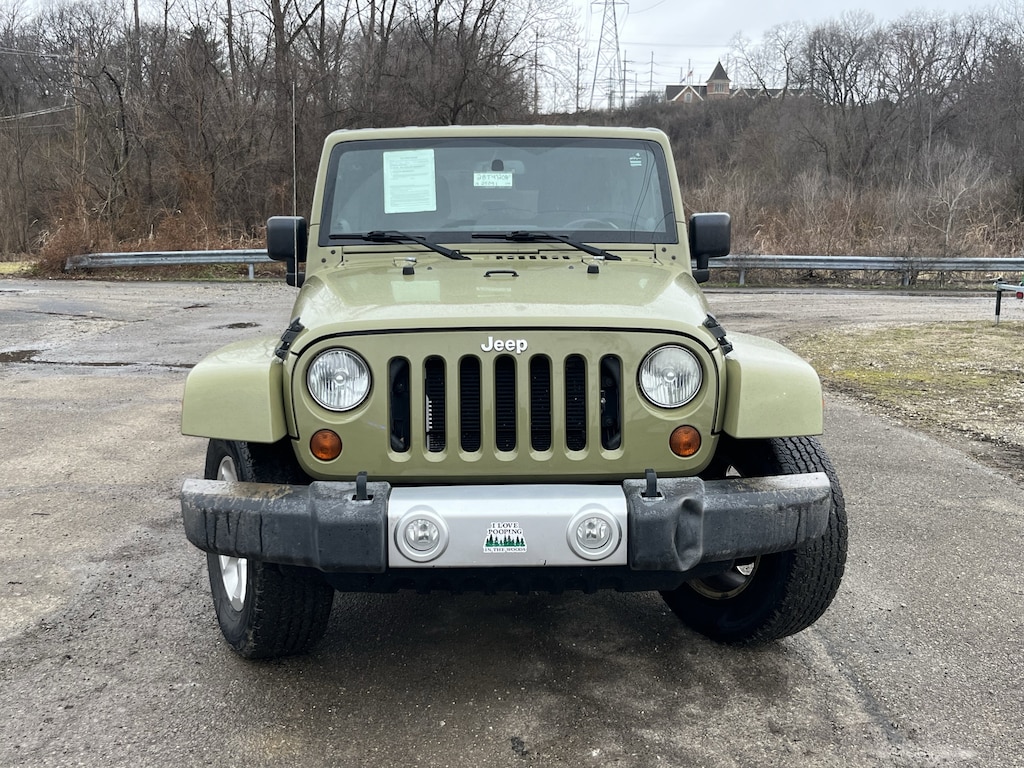 Used 2013 Jeep Wrangler Unlimited 4WD 4dr Sahara SUV