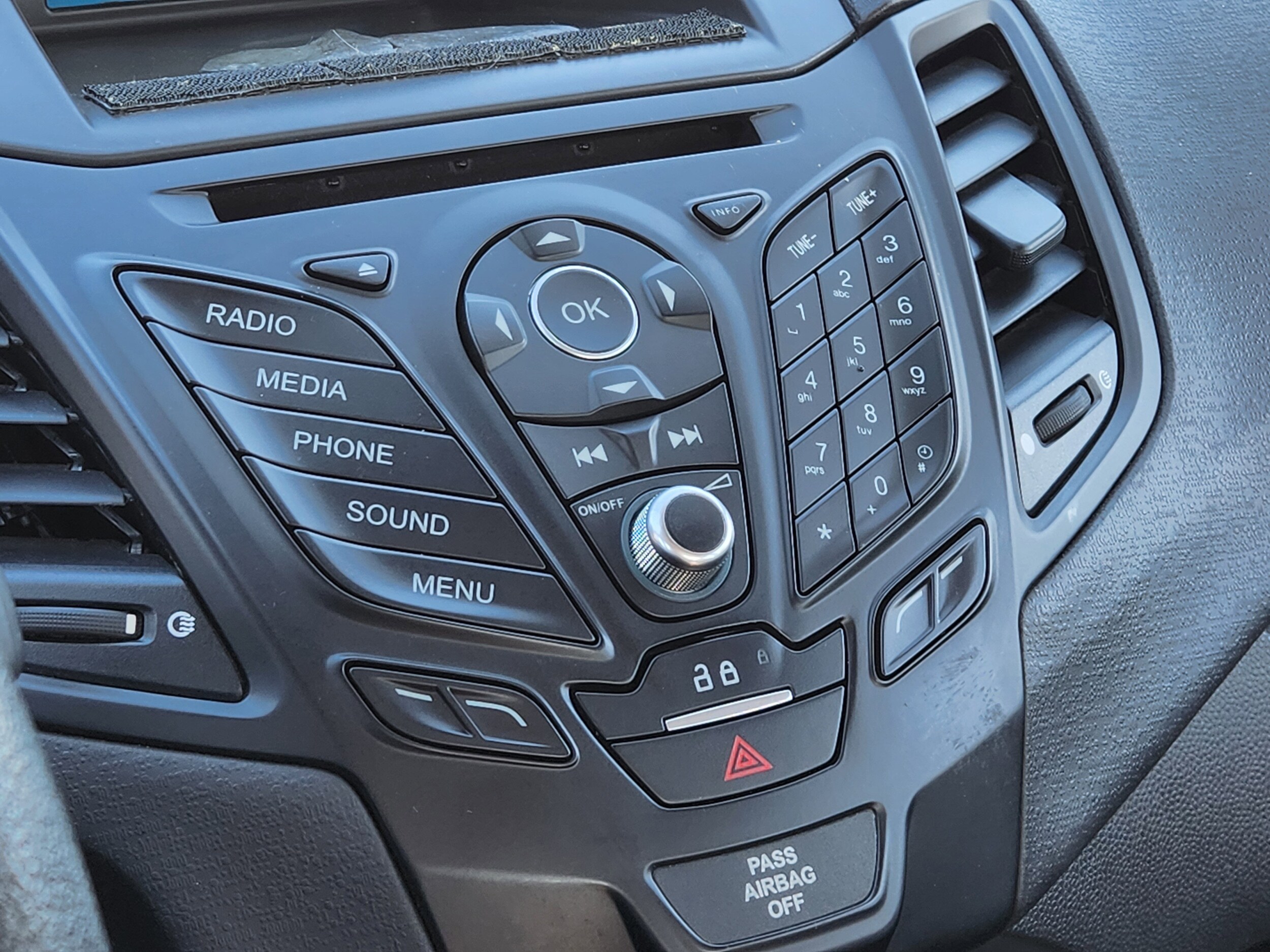 2018 Ford Fiesta SE photo 2