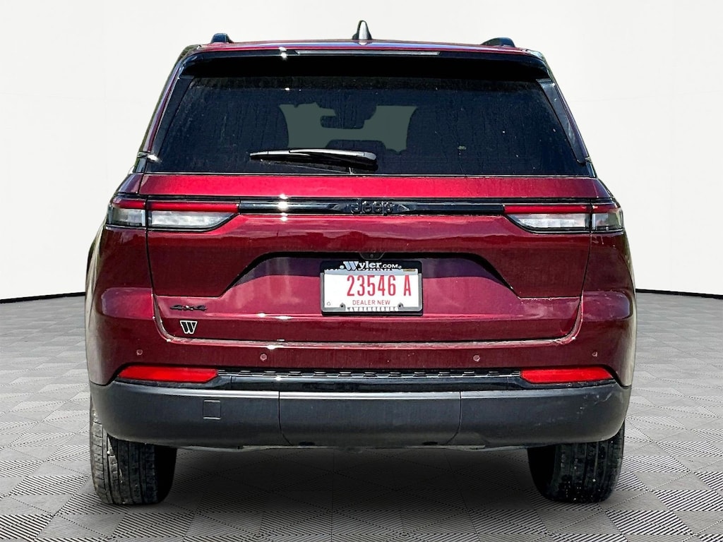 Used 2025 Jeep Grand Cherokee Altitude X 4x4 SUV