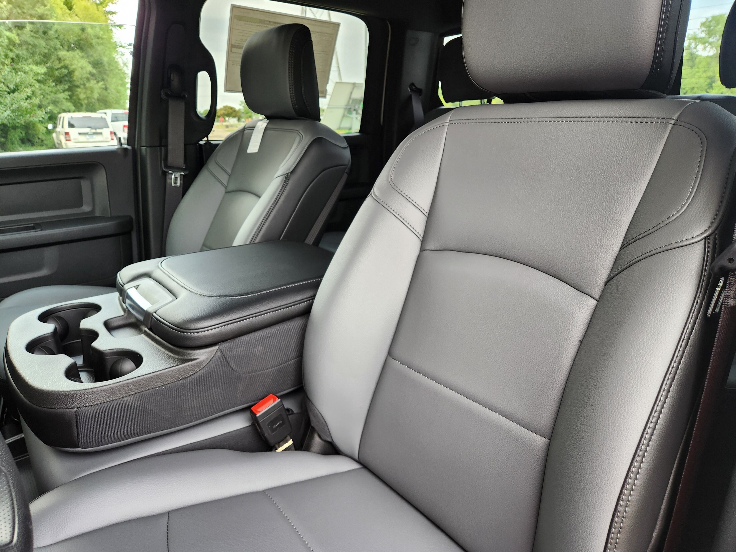 2025 RAM 2500 Tradesman - Photo 26