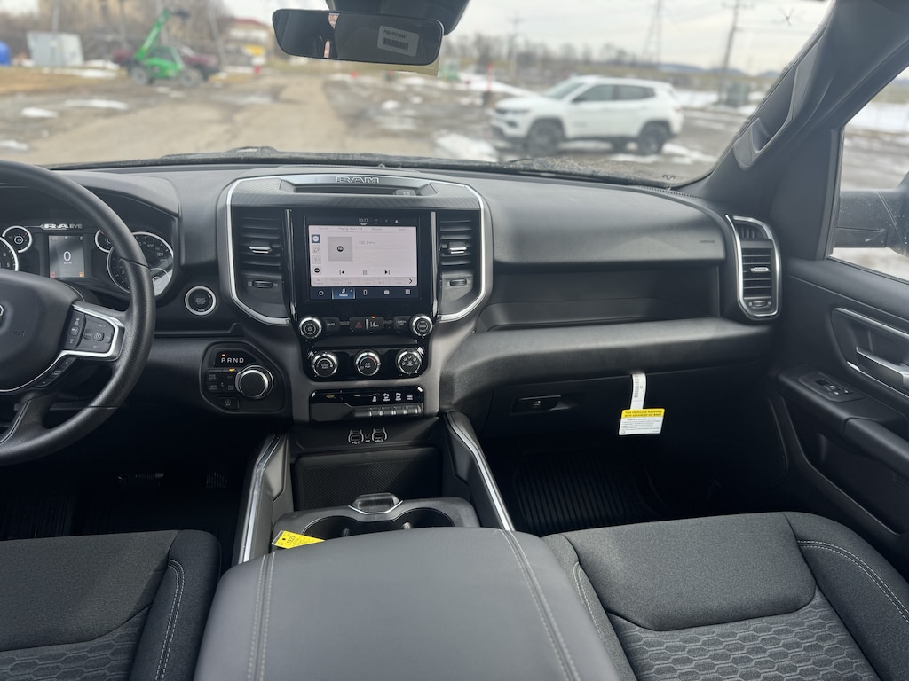 New 2026 Ram 1500 LONE STAR CREW CAB 4X4 5'7 BOX Pickup