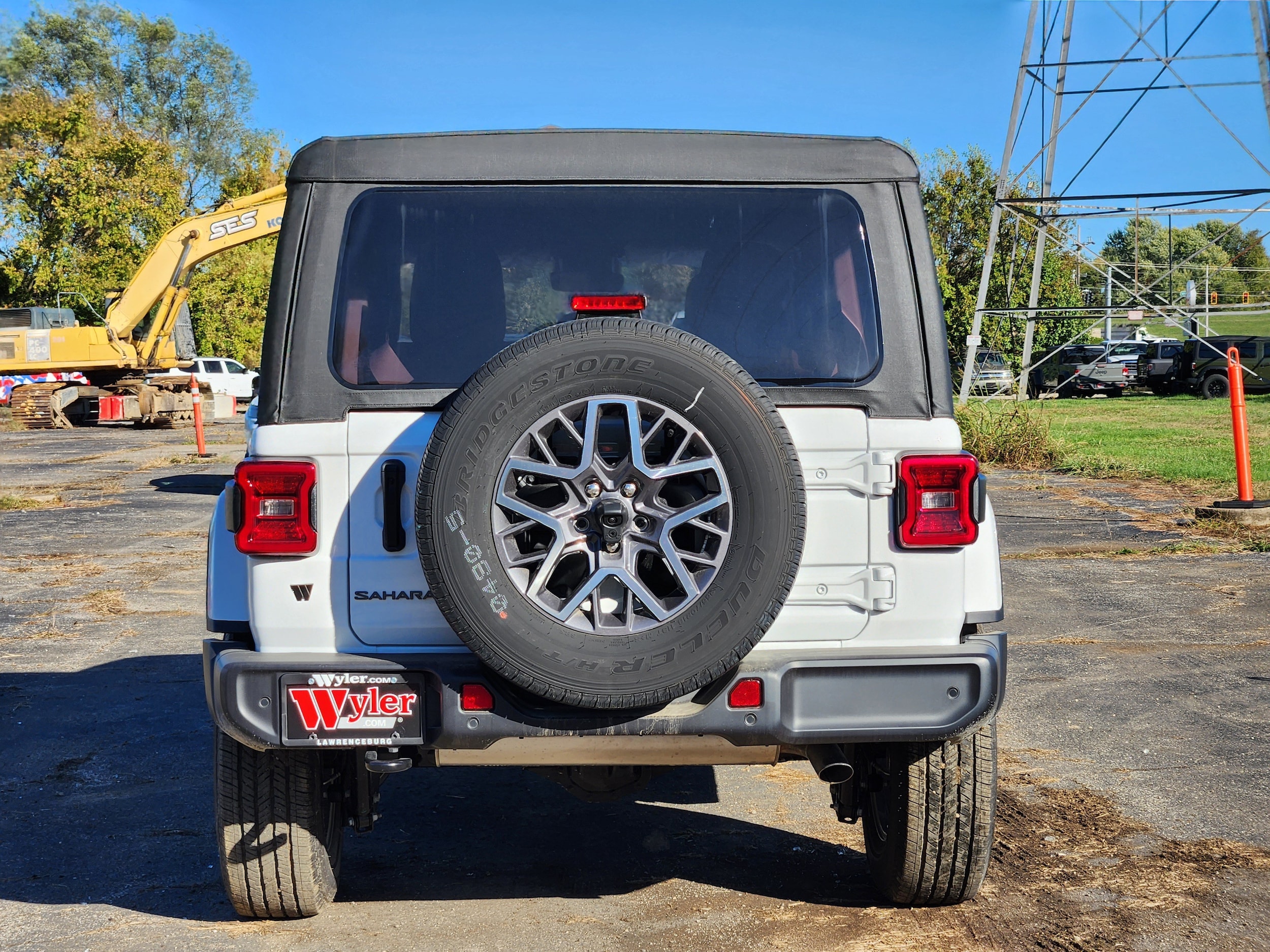 2025 Jeep Wrangler 4-Door Sahara - Photo 22