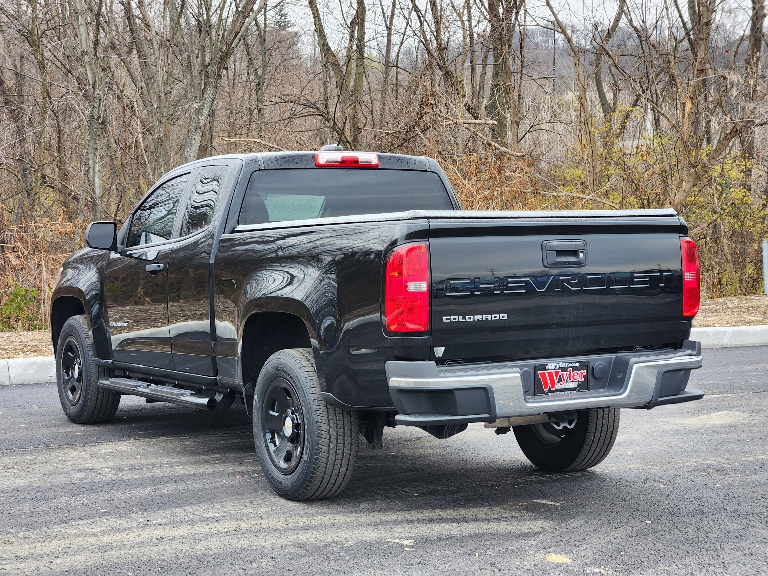 2021 Chevrolet Colorado Work Truck photo 2