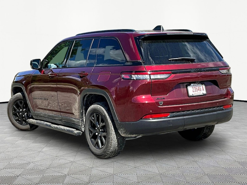 Used 2025 Jeep Grand Cherokee Altitude X 4x4 SUV