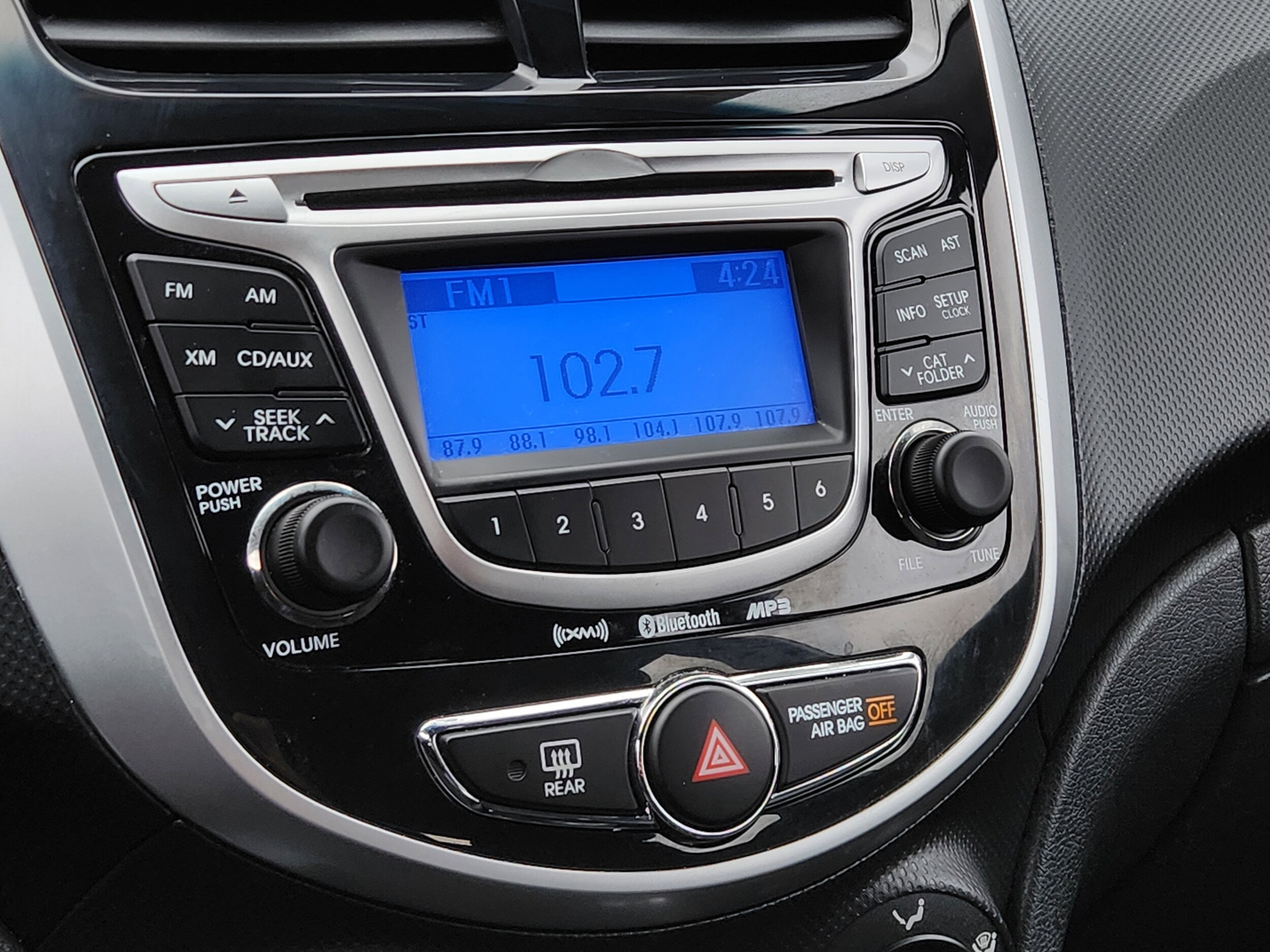 2013 Hyundai Accent SE photo 4