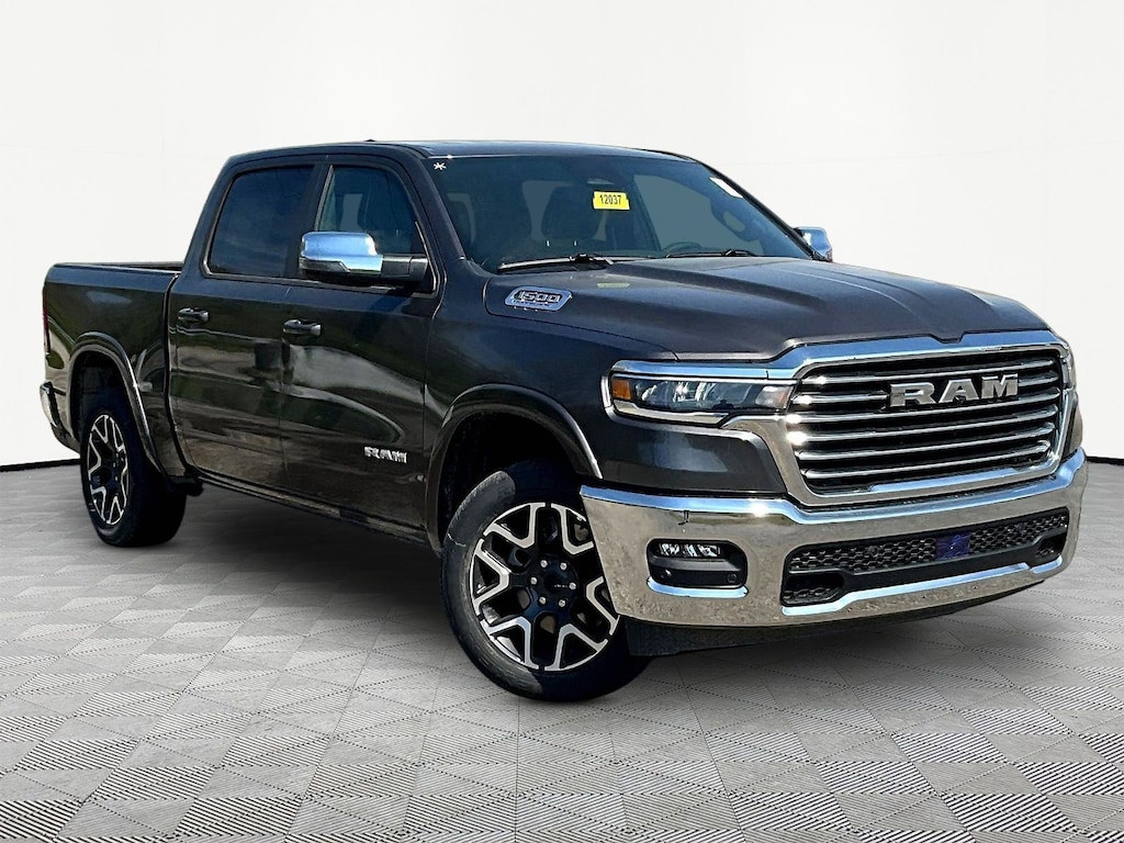 New 2026 Ram 1500 LARAMIE CREW CAB 4X4 5'7 BOX Pickup