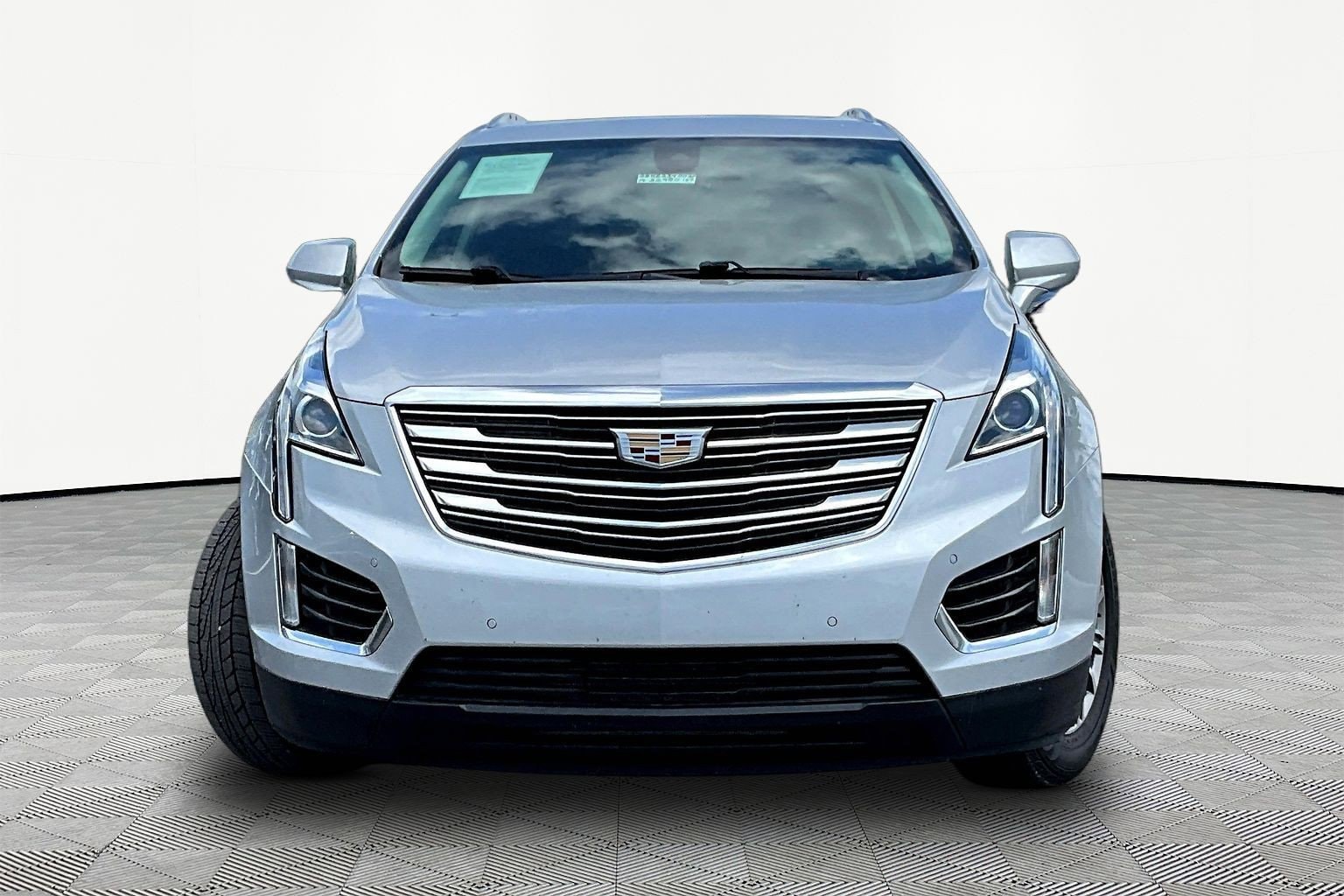 Used 2019 Cadillac XT5 Luxury with VIN 1GYKNDRS1KZ234002 for sale in Greendale, IN