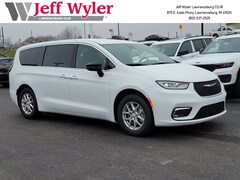 2026 Chrysler Pacifica SELECT Passenger Van