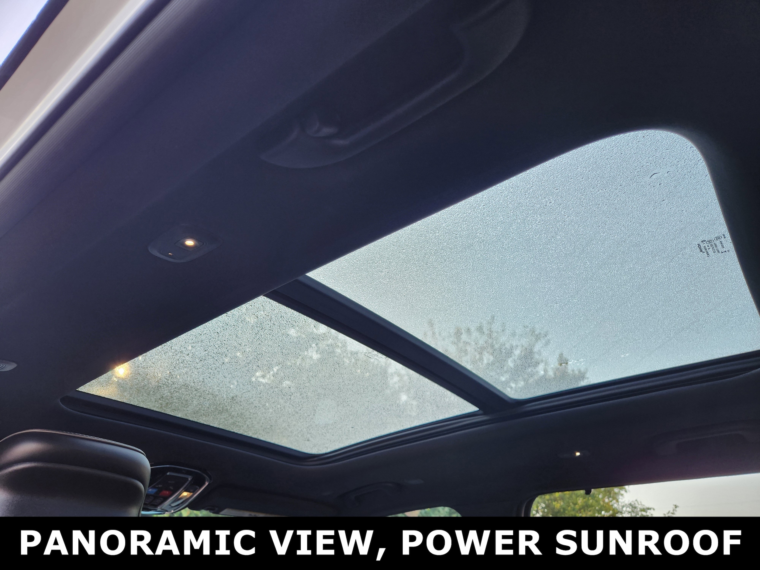 2024 Jeep Grand Cherokee Overland photo 4