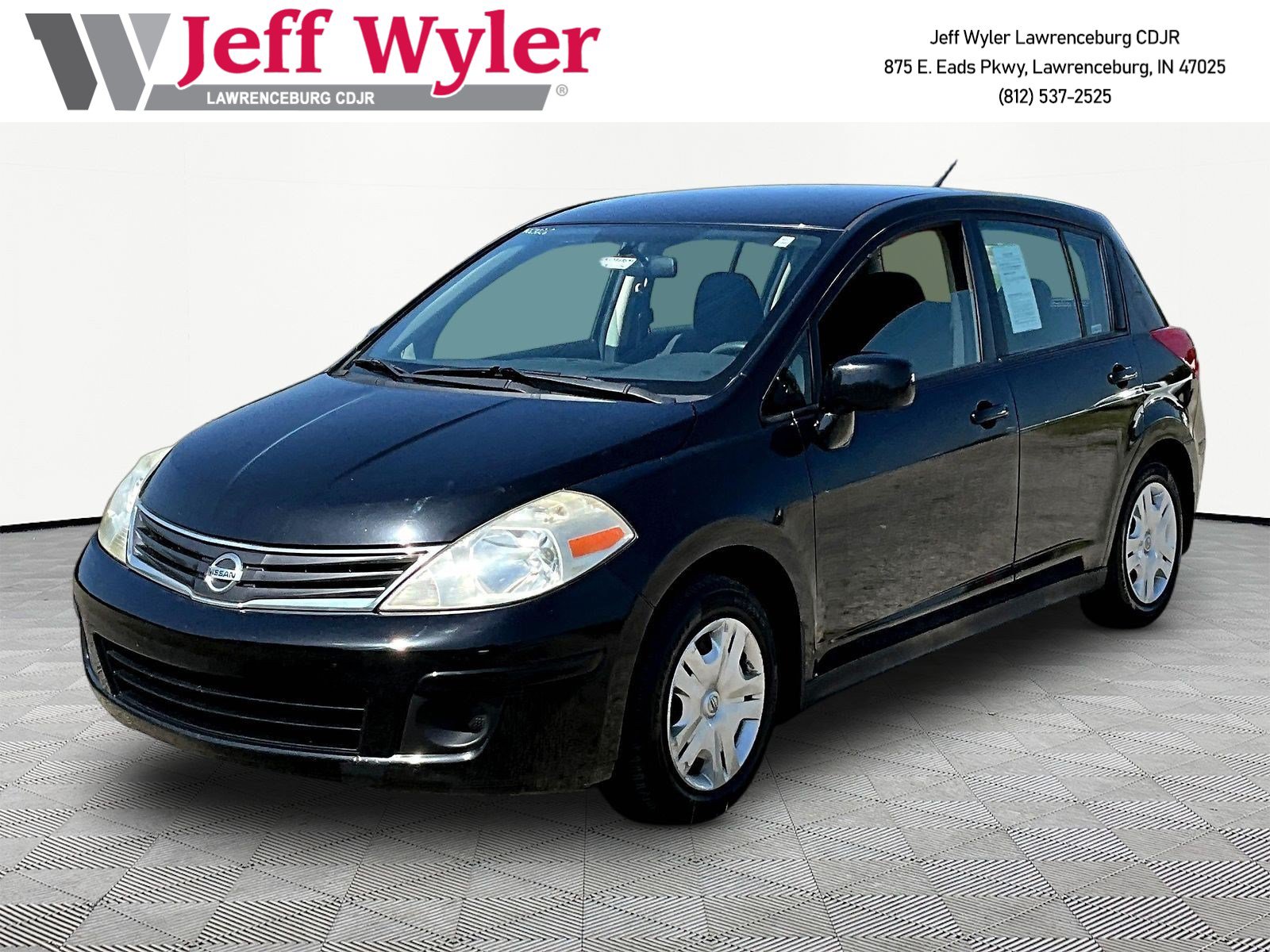 2010 Nissan Versa 1.8 S Auto's photo