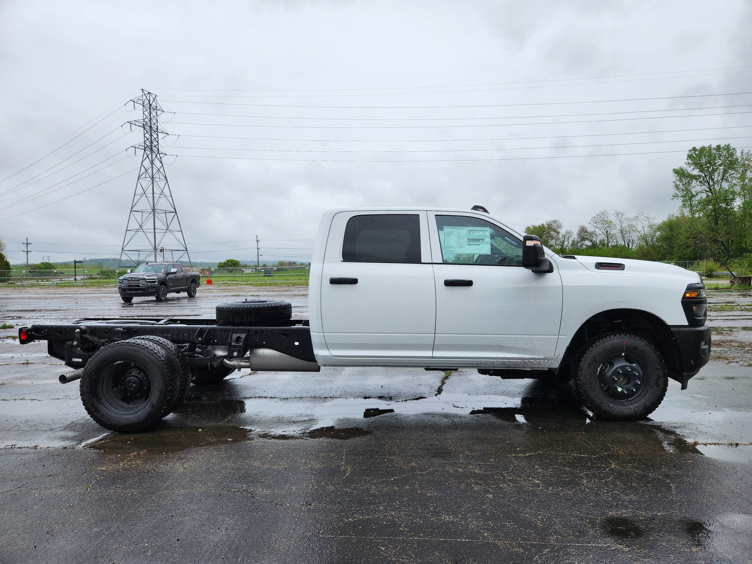 2025 RAM 3500 Chassis Tradesman - Photo 17