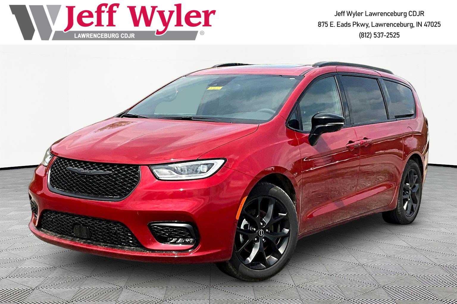 2026 Chrysler Pacifica Limited's photo