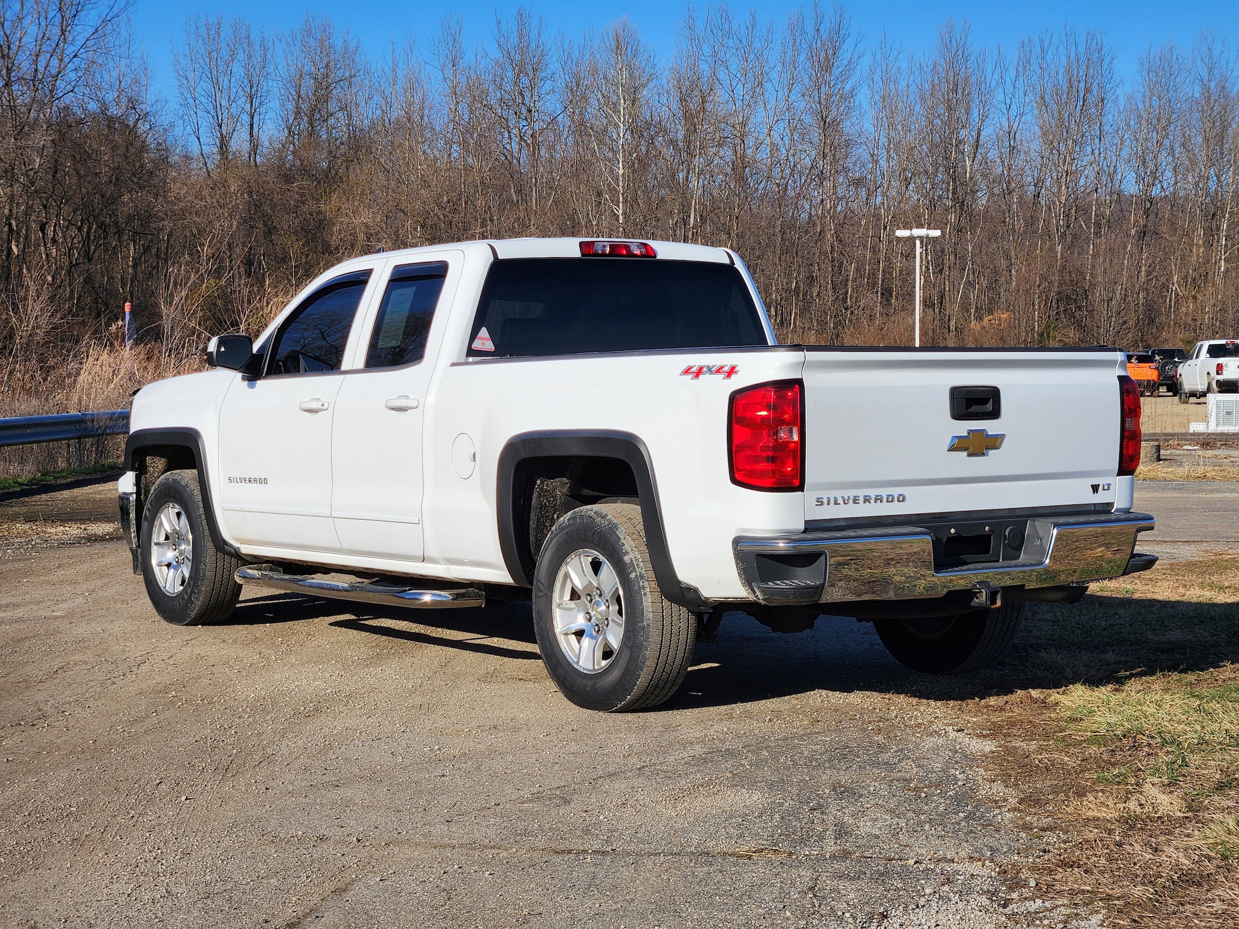 Used 2015 Chevrolet Silverado 1500 LT with VIN 1GCVKREH2FZ256745 for sale in Greendale, IN