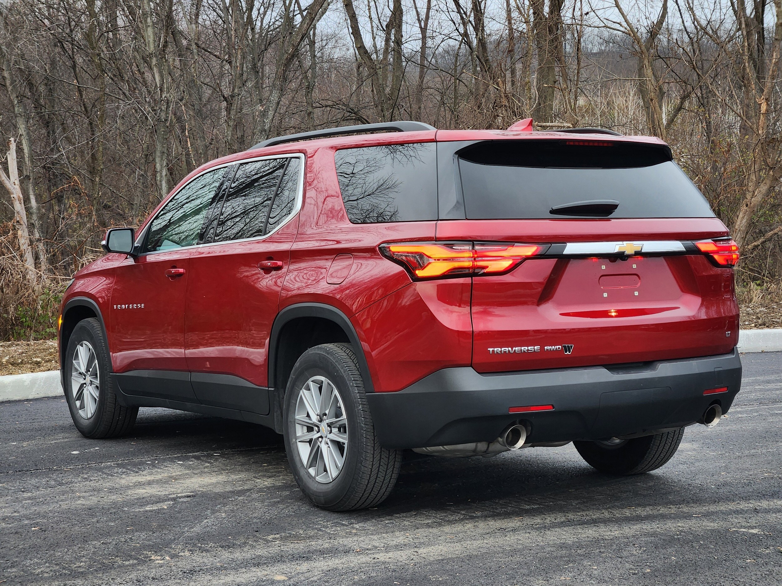 2023 Chevrolet Traverse Cloth 1LT photo 2