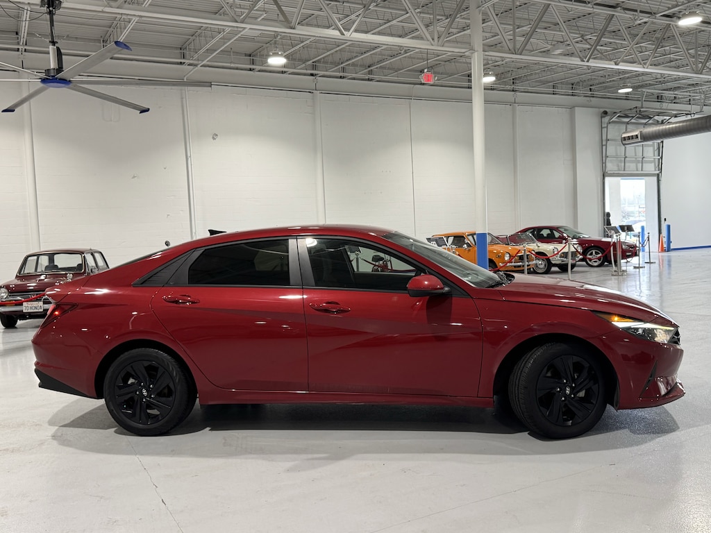 Used 2023 Hyundai Elantra SEL IVT Sedan