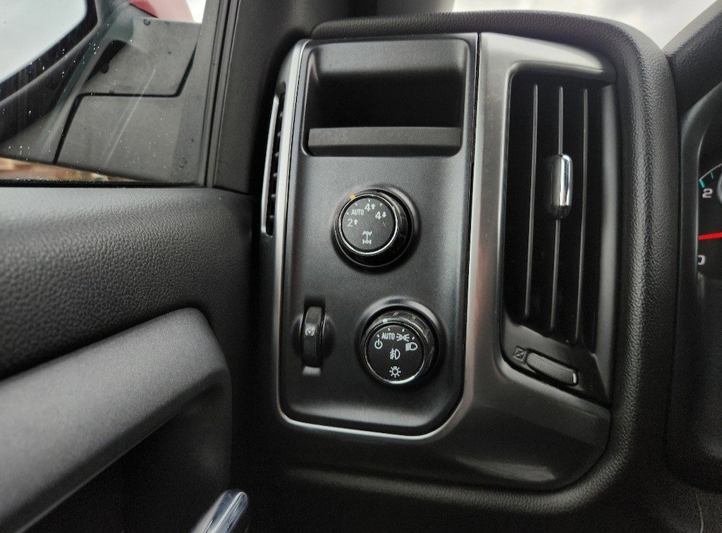 Used 2016 Chevrolet Silverado 1500 4WD Double Cab 143.5 LT w/1LT Truck Double Cab