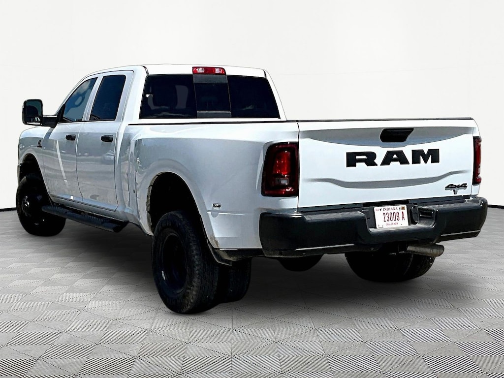 New 2026 Ram 3500 TRADESMAN CREW CAB 4X4 8' BOX Pickup