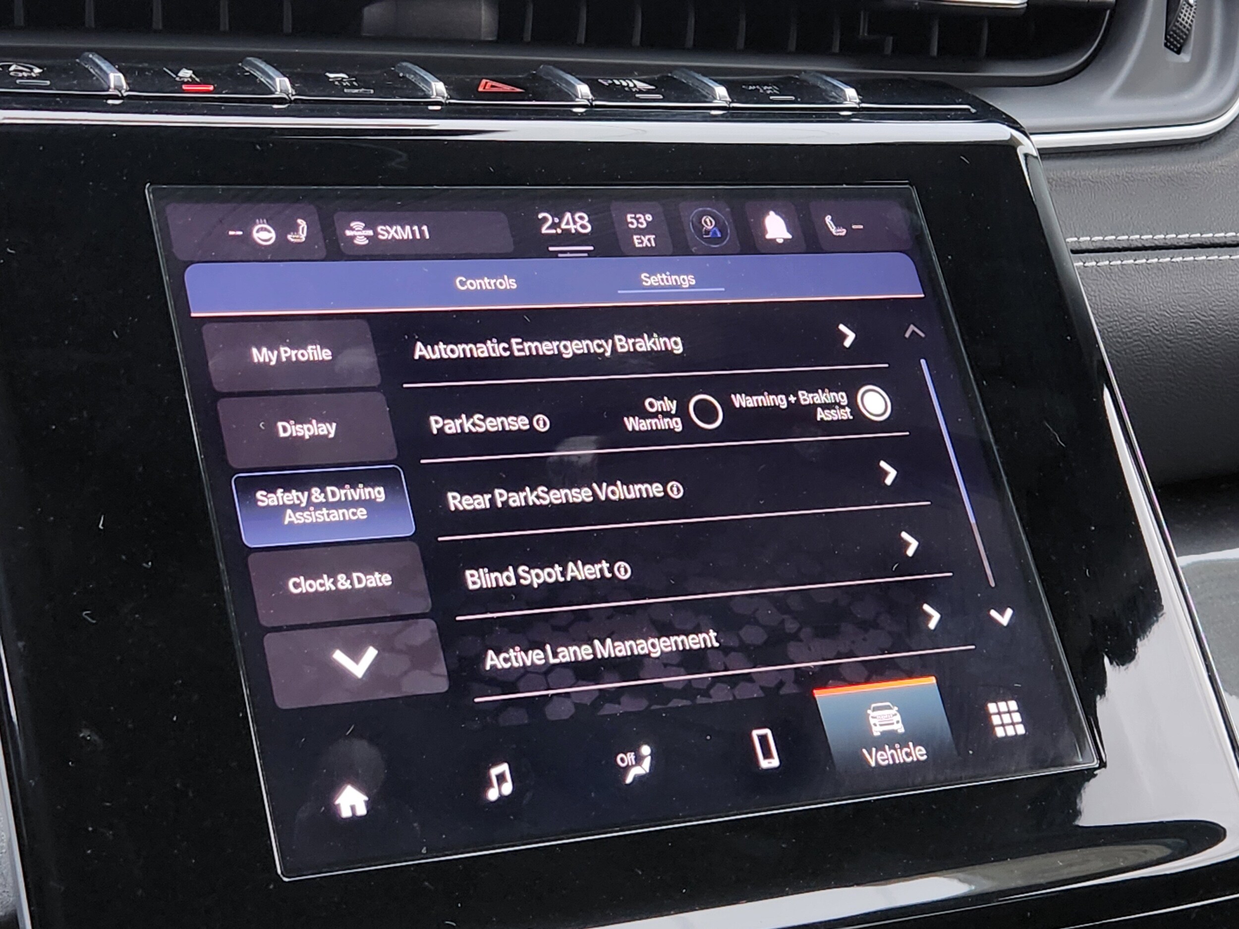 2022 Jeep Grand Cherokee Laredo photo 3