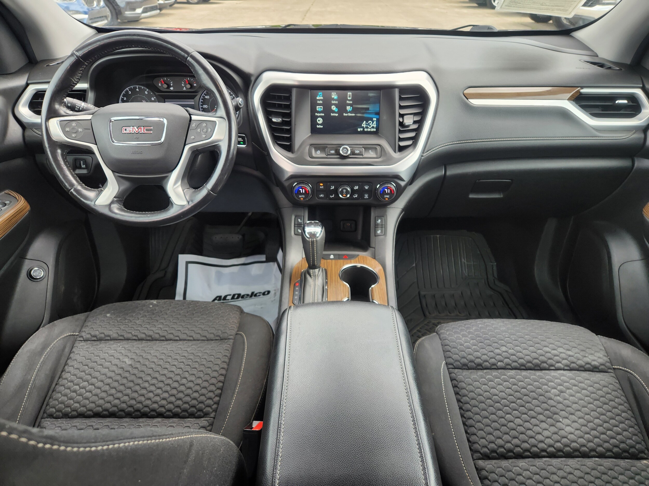 2018 Gmc Acadia SLE photo 3