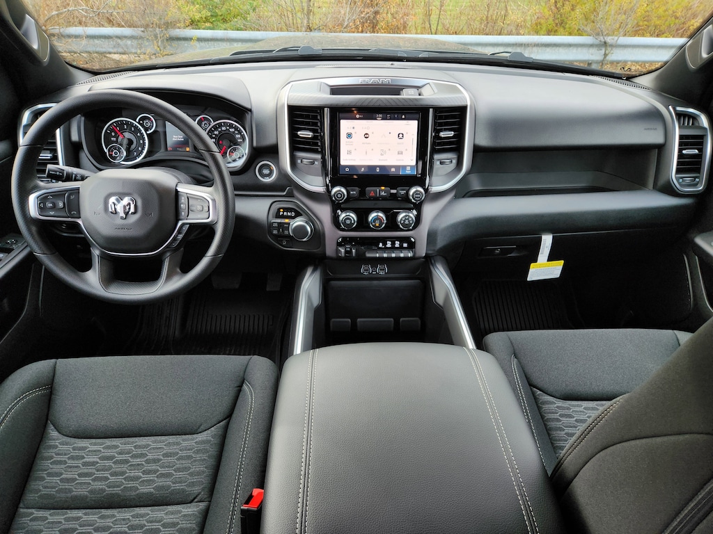 New 2026 Ram 1500 BIG HORN CREW CAB 4X4 5'7 BOX Pickup