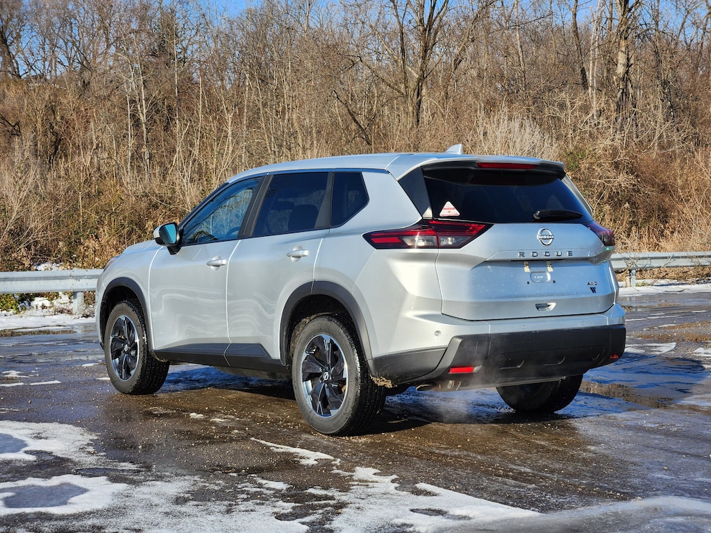 Used 2025 Nissan Rogue AWD SV SUV