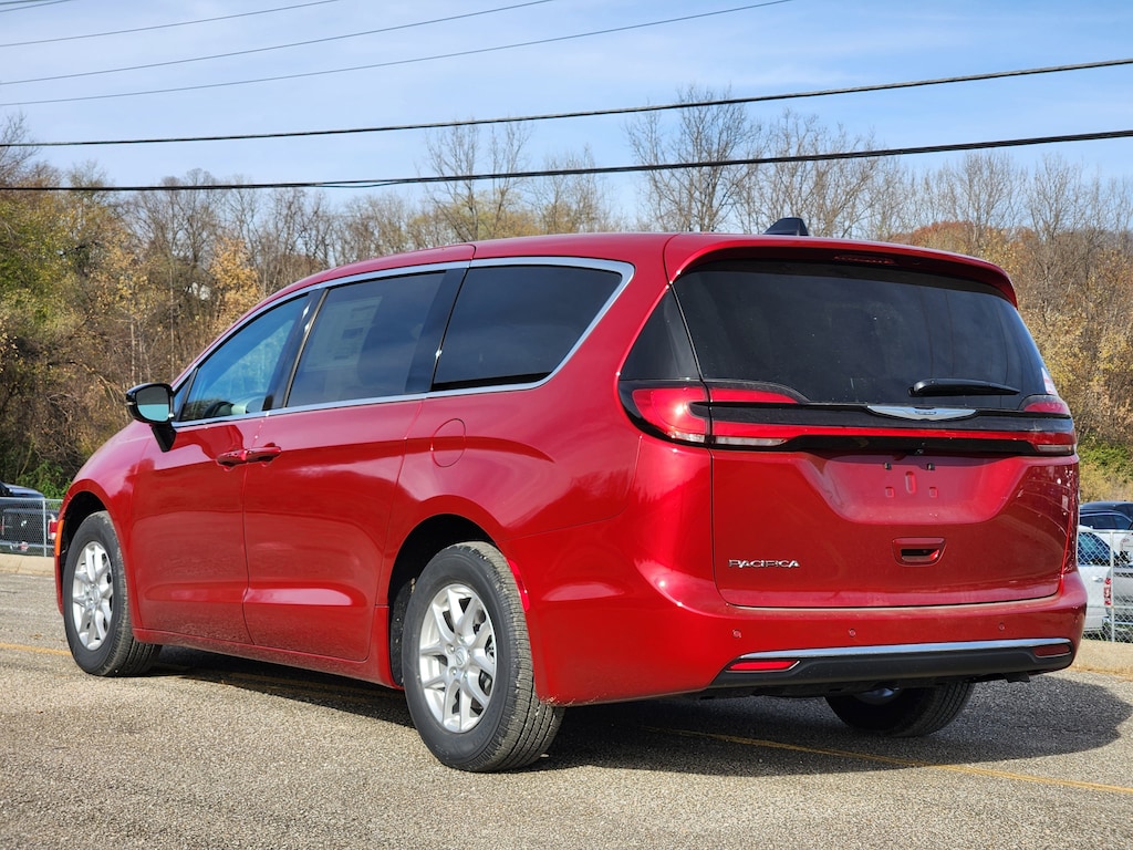 New 2026 Chrysler Pacifica SELECT Passenger Van