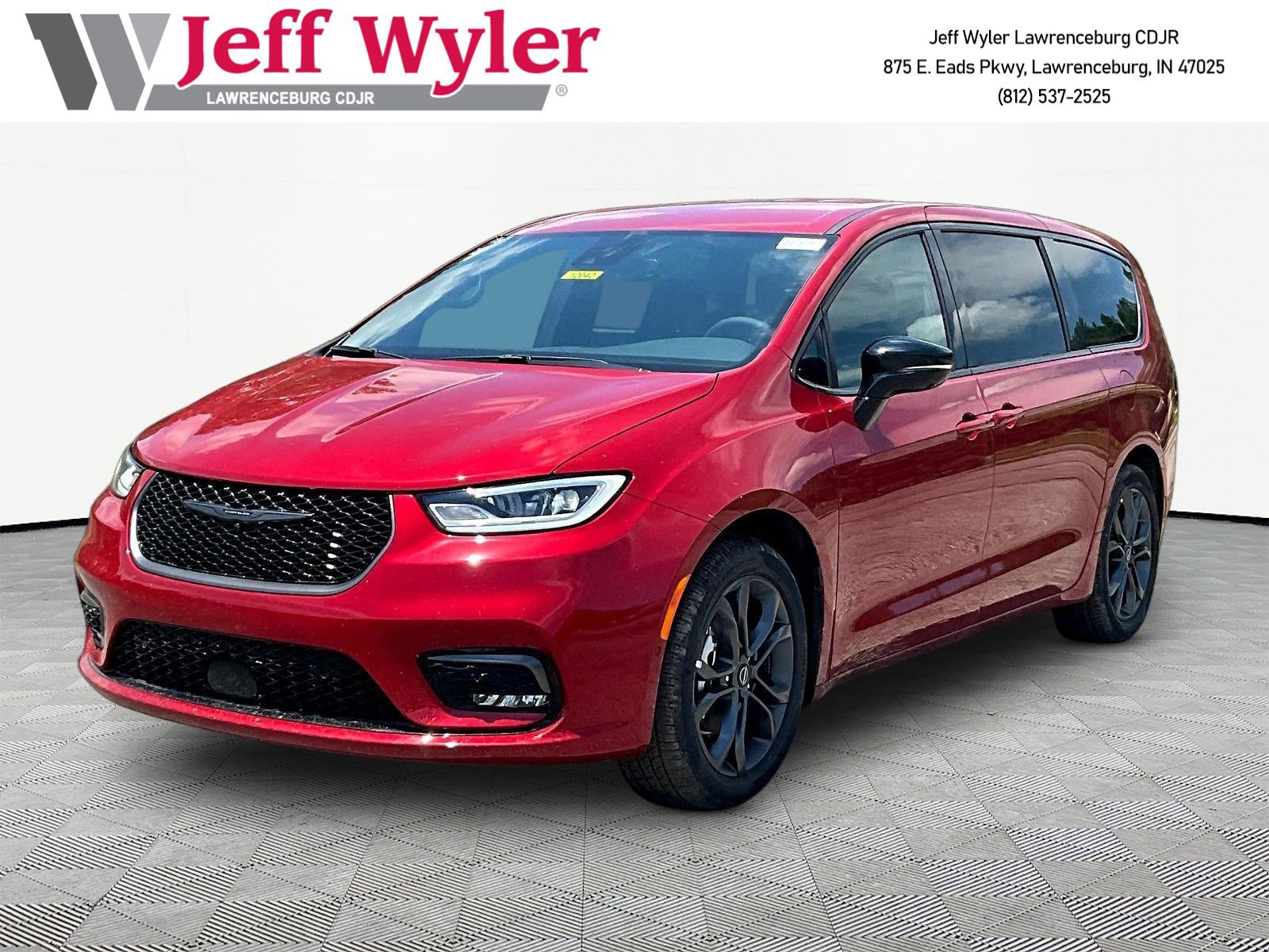 2026 Chrysler Pacifica Select's photo