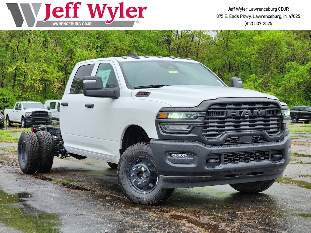 New 2025 Ram 3500 Chassis Cab 3500 TRADESMAN CREW CAB CHASSIS 4X4 60' CA Pickup