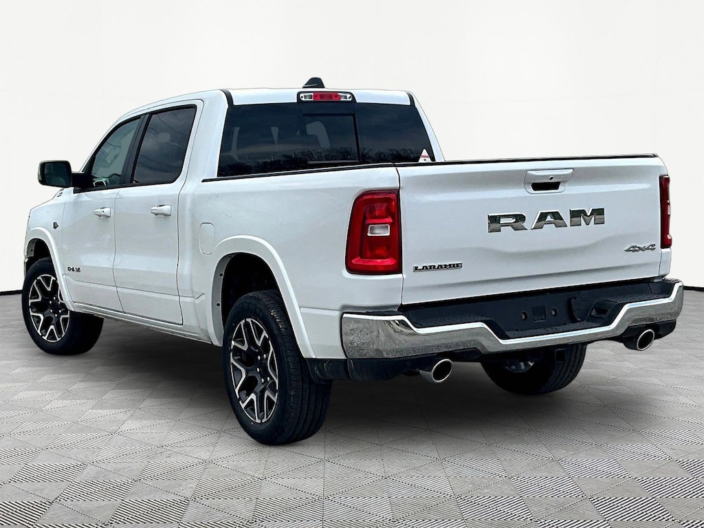 New 2026 Ram 1500 LARAMIE CREW CAB 4X4 5'7 BOX Pickup