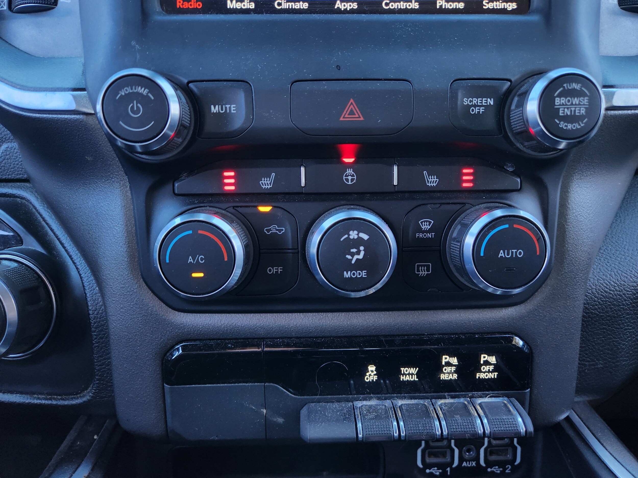 2021 Ram 1500 Big Horn photo 3