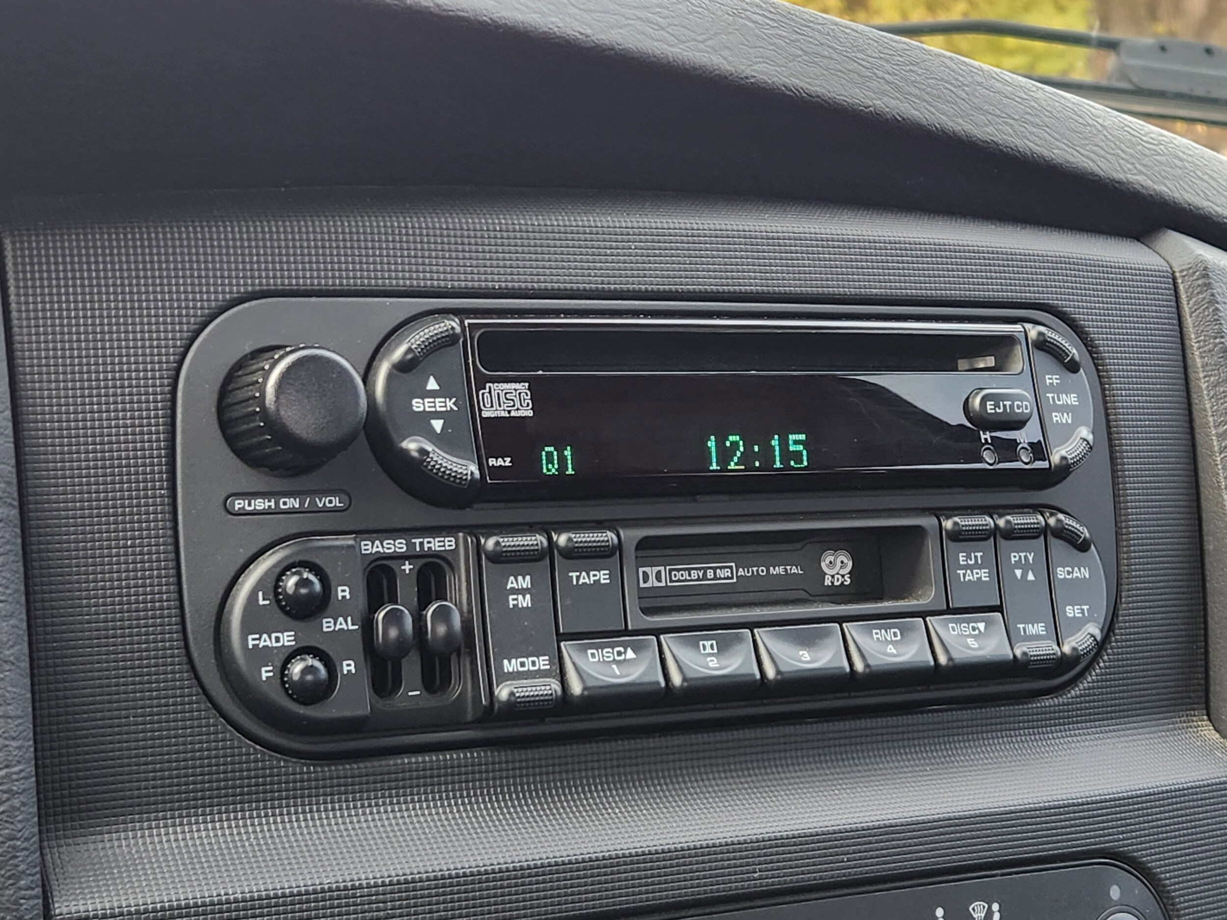 2005 Dodge Ram 3500 SLT photo 4