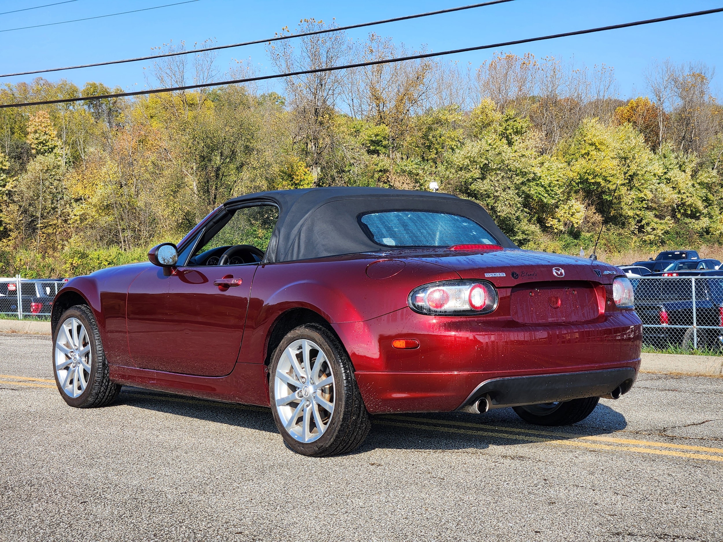 Used 2006 Mazda MX-5 Miata Base with VIN JM1NC25F960118417 for sale in Greendale, IN