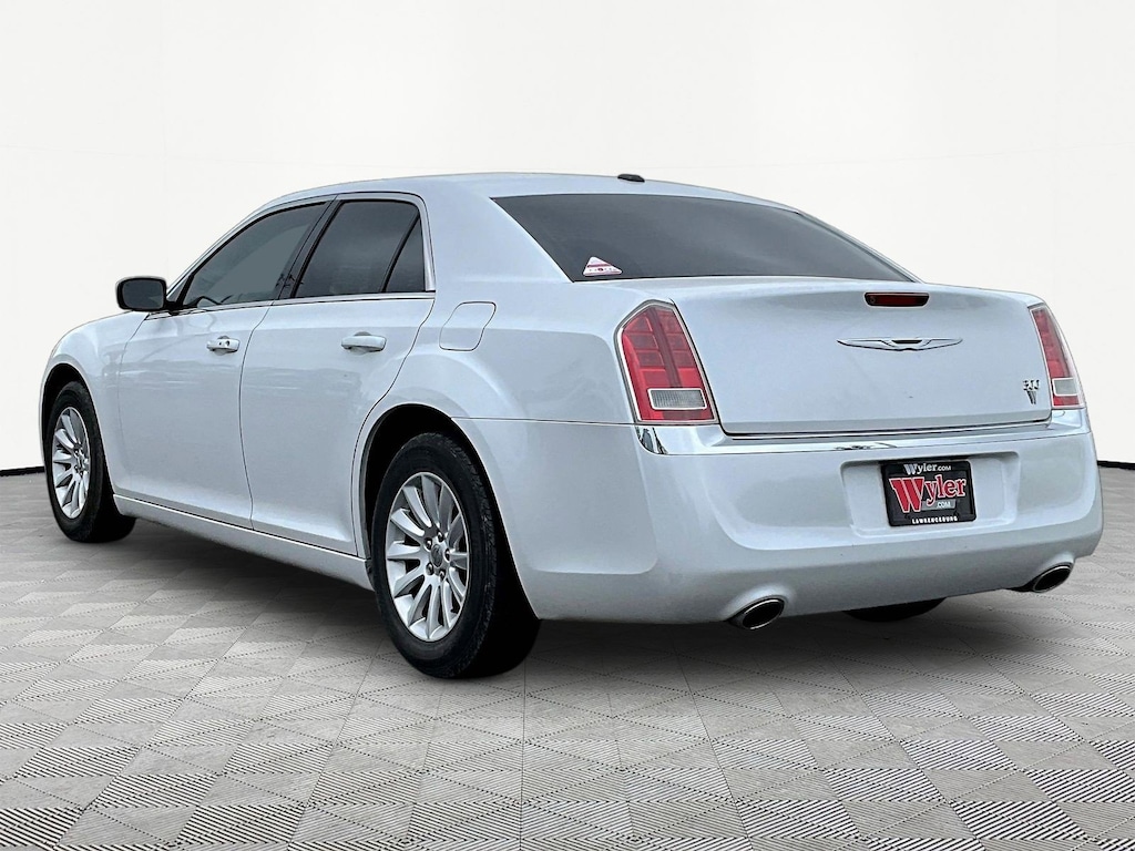 Used 2013 Chrysler 300 4dr Sdn RWD Sedan