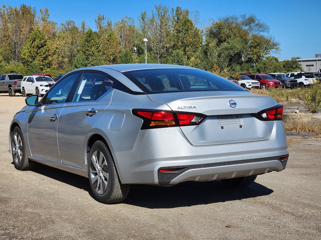 Used 2022 Nissan Altima 2.5 S Sedan Sedan
