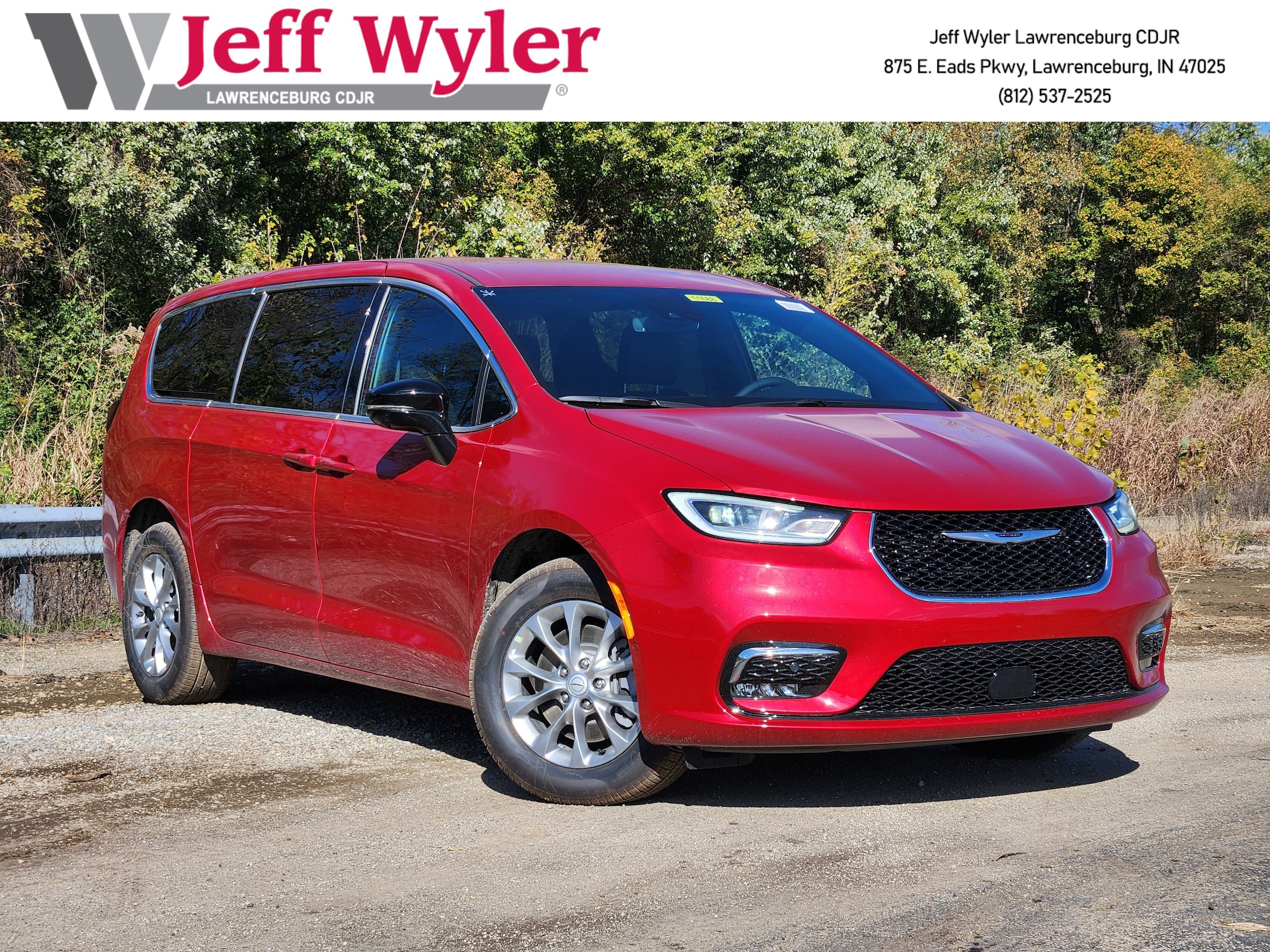 2026 Chrysler Pacifica Select's photo