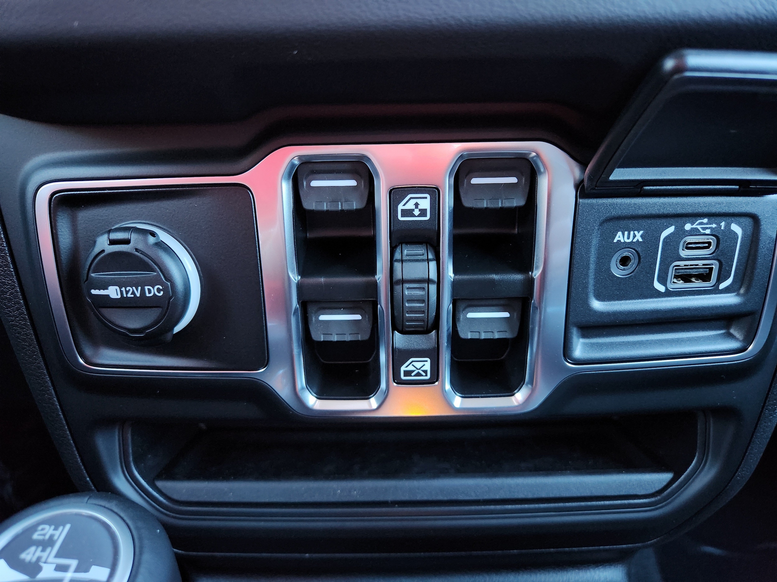 2025 Jeep Wrangler 4-Door Sahara - Photo 31