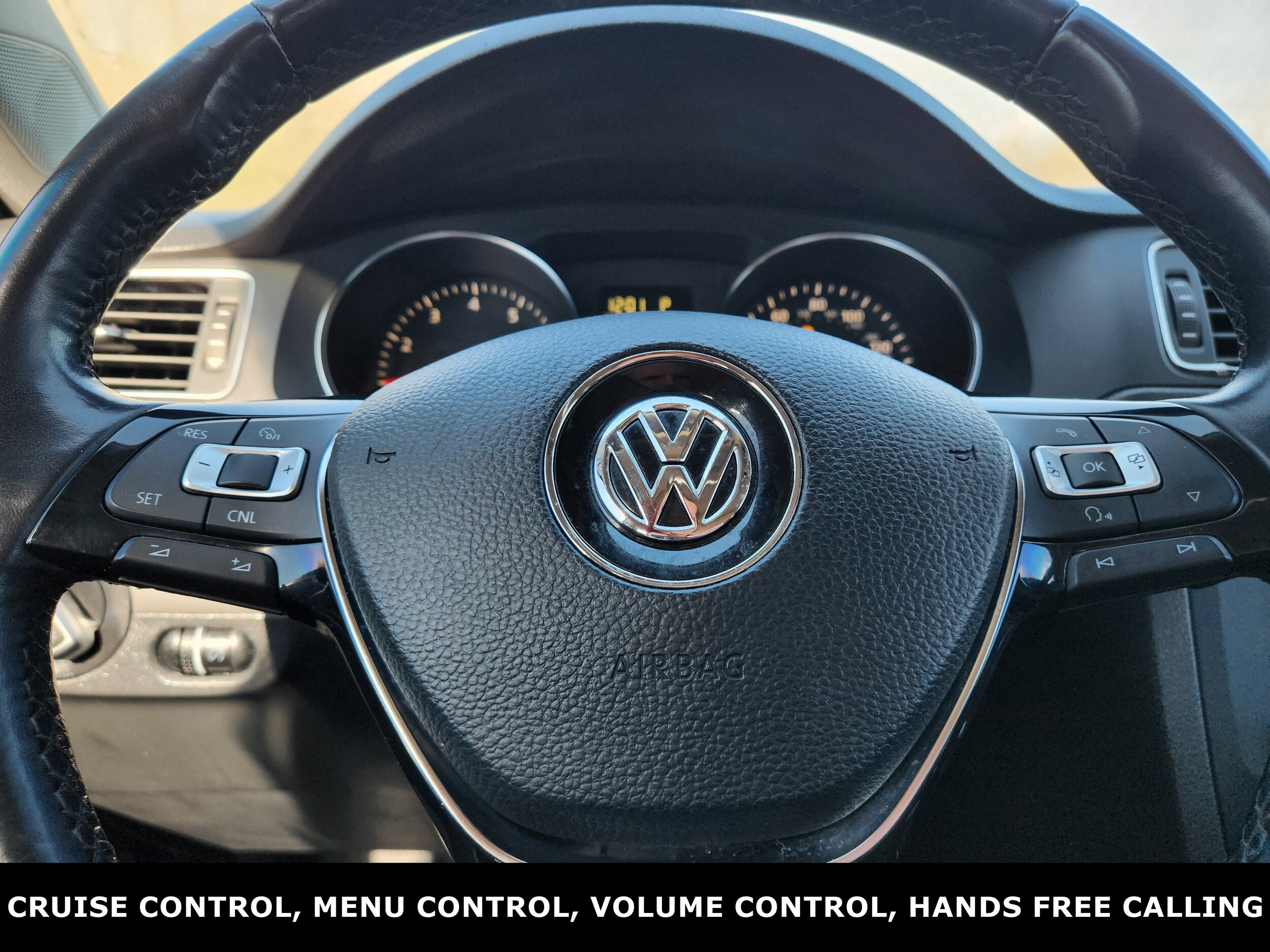 2015 Volkswagen Jetta 1.8T SE photo 2