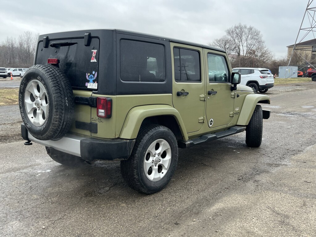 Used 2013 Jeep Wrangler Unlimited 4WD 4dr Sahara SUV