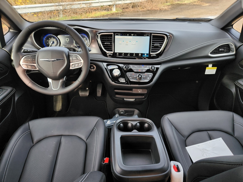 New 2026 Chrysler Pacifica SELECT AWD Passenger Van