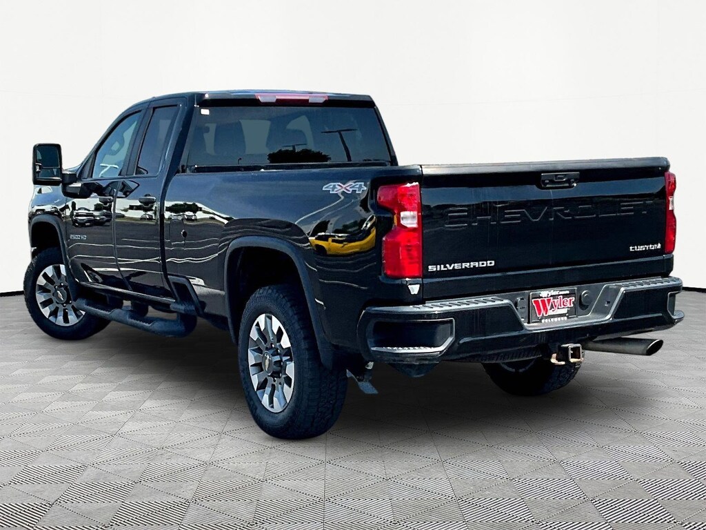 Used 2022 Chevrolet Silverado 2500HD 4WD Double Cab 162 Custom Truck