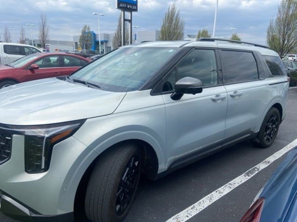 Used 2025 Kia Carnival SX Prestige FWD Van