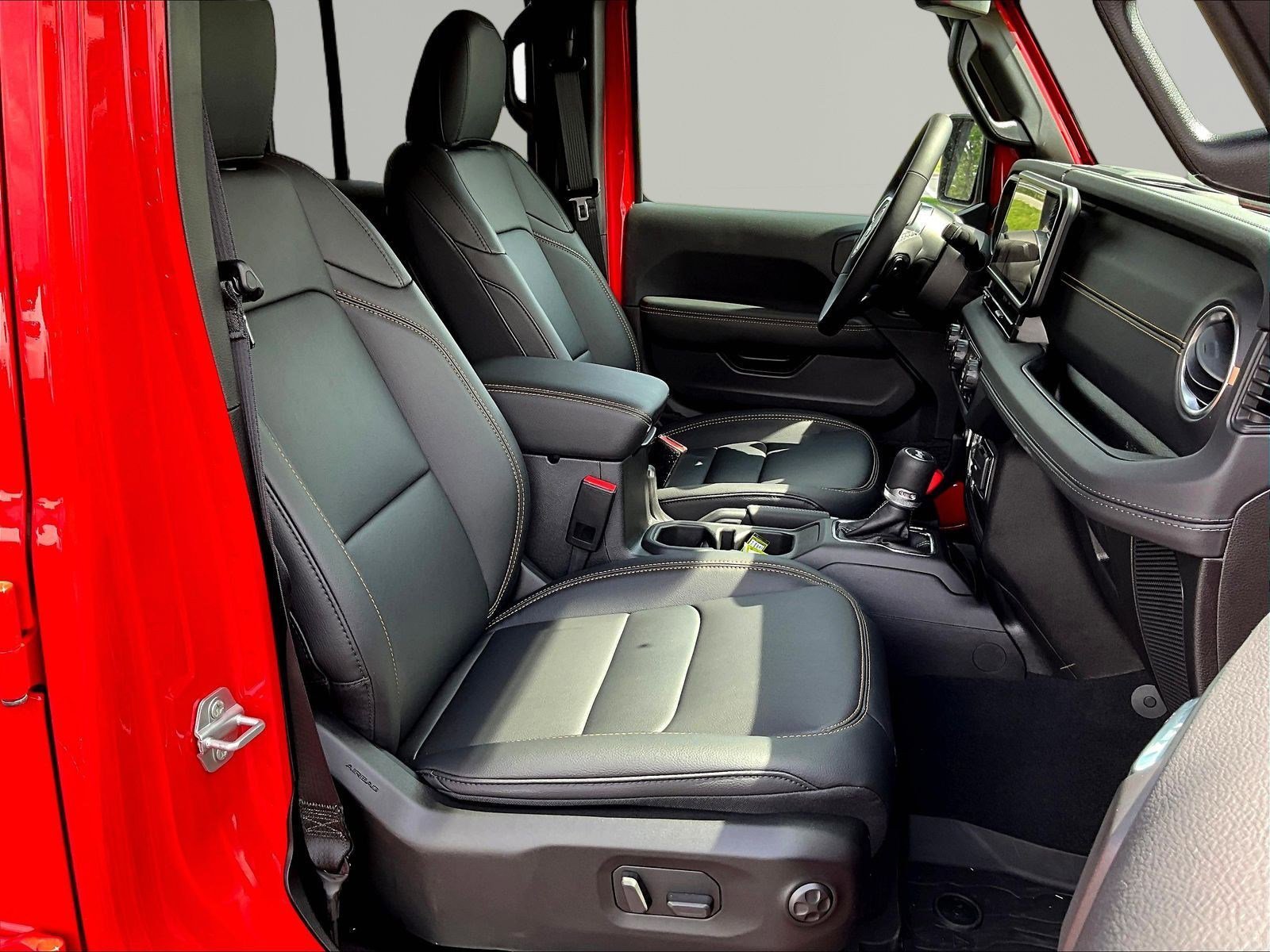 2025 Jeep Wrangler 4-Door Sahara - Photo 10