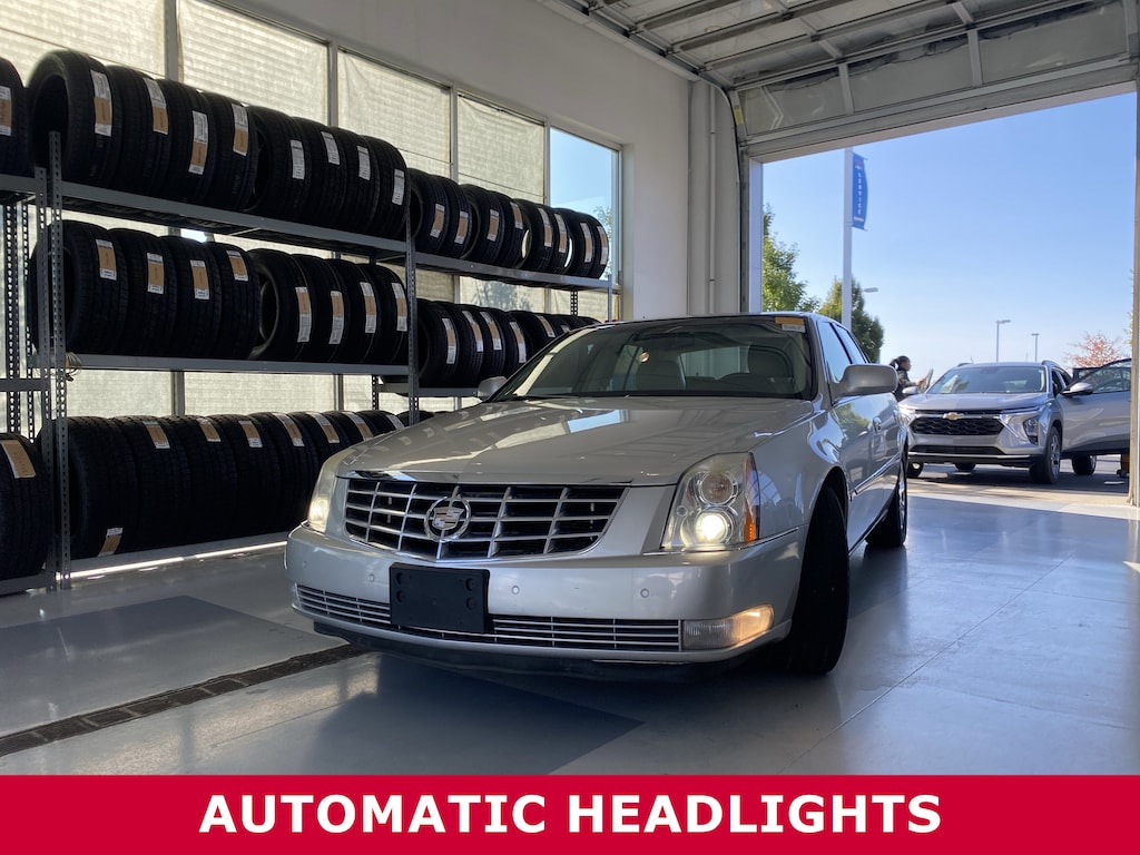 Used 2009 CADILLAC DTS 4dr Sdn w/1SC Car
