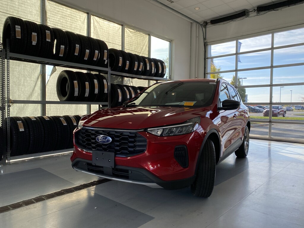 Used 2025 Ford Escape ST-Line AWD SUV