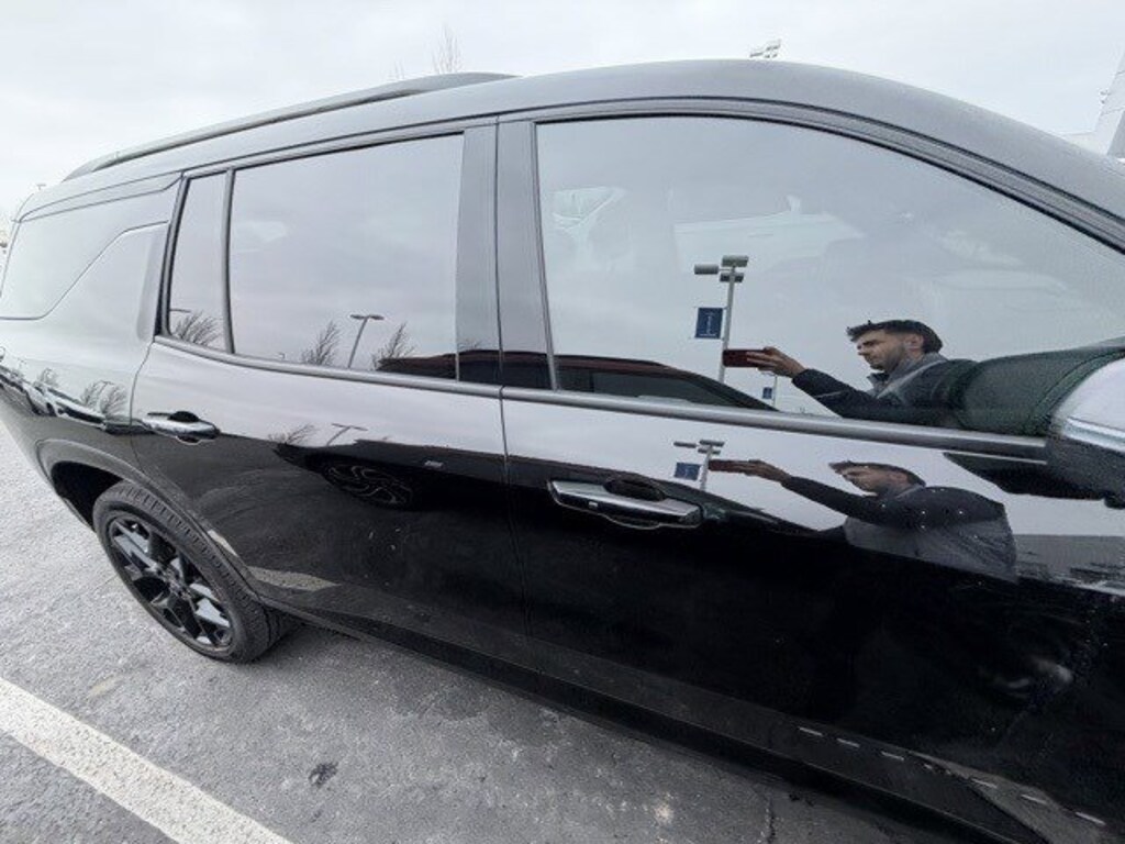 Used 2026 Chevrolet Traverse AWD 4dr RS w/2RS SUV