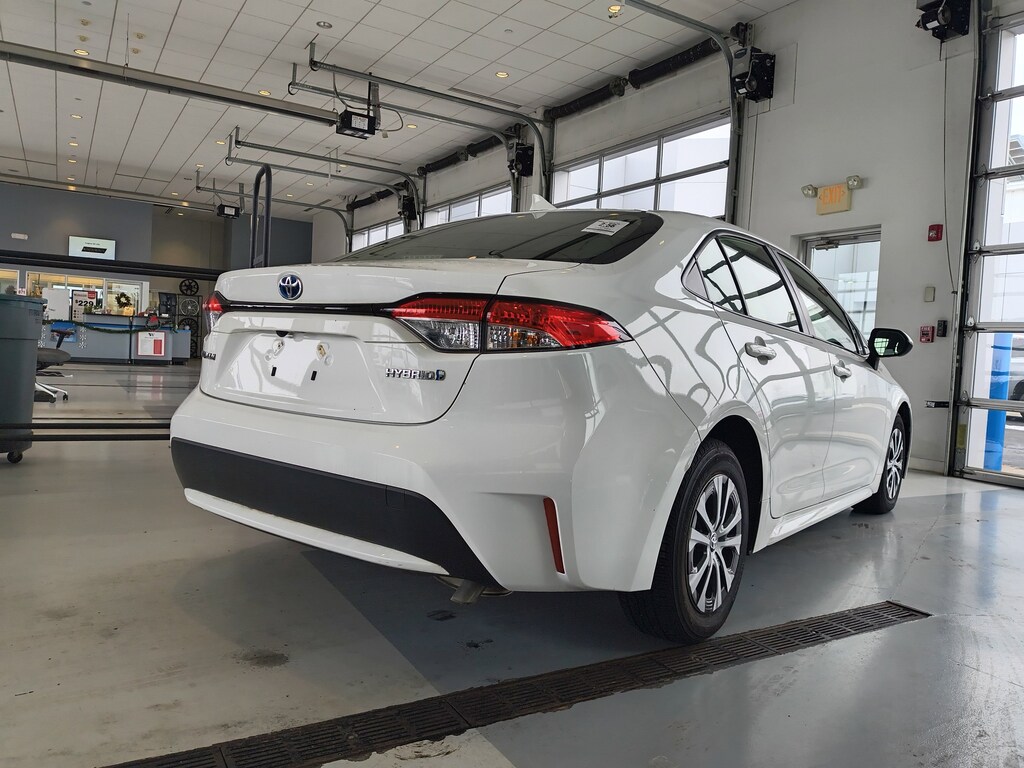 Used 2022 Toyota Corolla Hybrid LE CVT Car