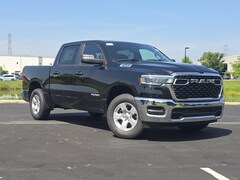 2025 Ram 1500 TRADESMAN CREW CAB 4X4 5'7 BOX Pickup