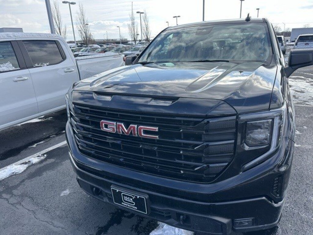 Used 2025 GMC Sierra 1500 4WD Crew Cab 147 Elevation w/3SB Truck